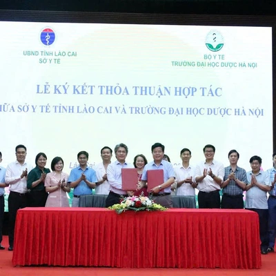 LỄ KÝ KẾT THỎA THUẬN HỢP TÁC GIỮA TRƯỜNG ĐẠI HỌC DƯỢC HÀ NỘI VÀ SỞ Y TẾ LÀO CAI
